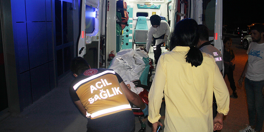 Konya'da bıçaklanan genç yaralandı