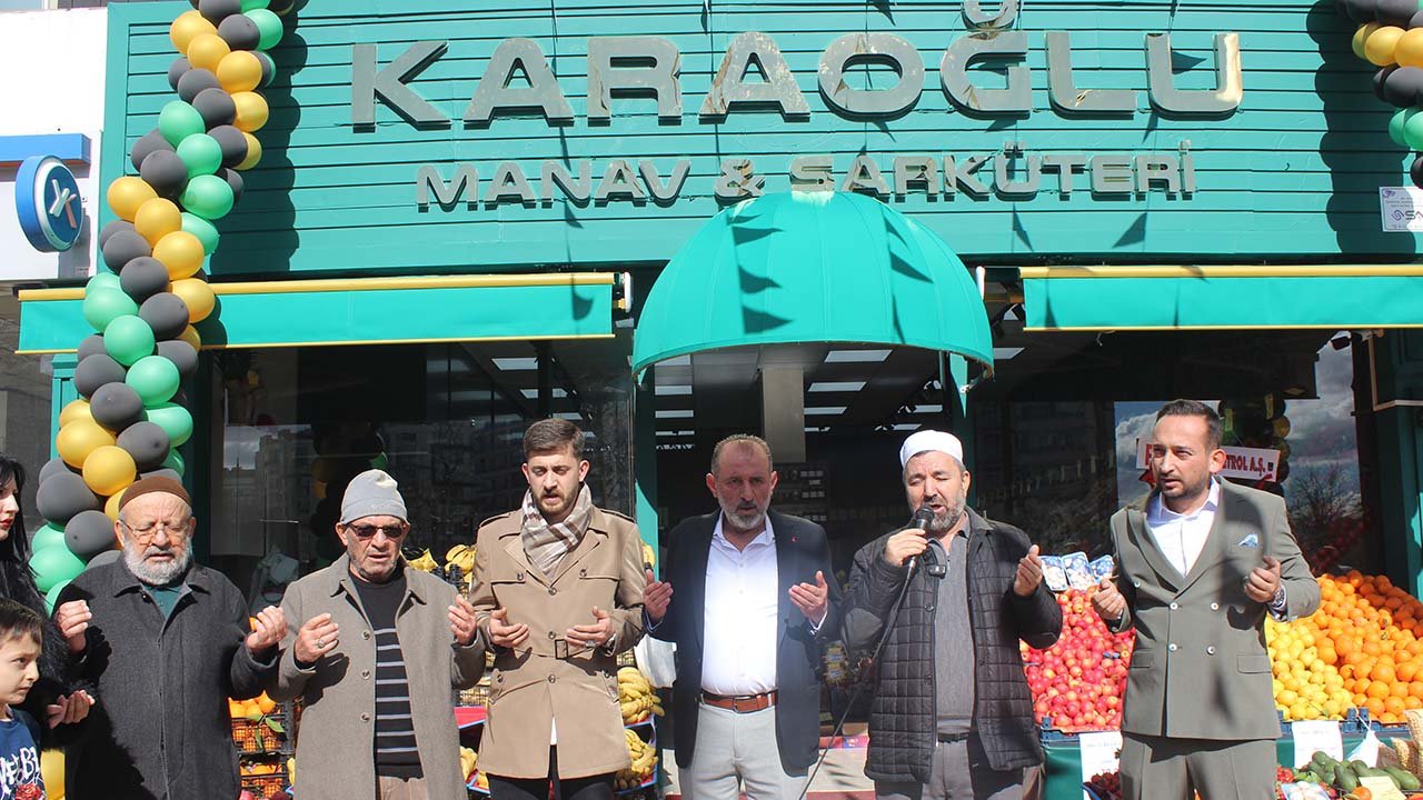 Karaoğlu Manav ve Şarküteri Mağazası dualarla açıldı