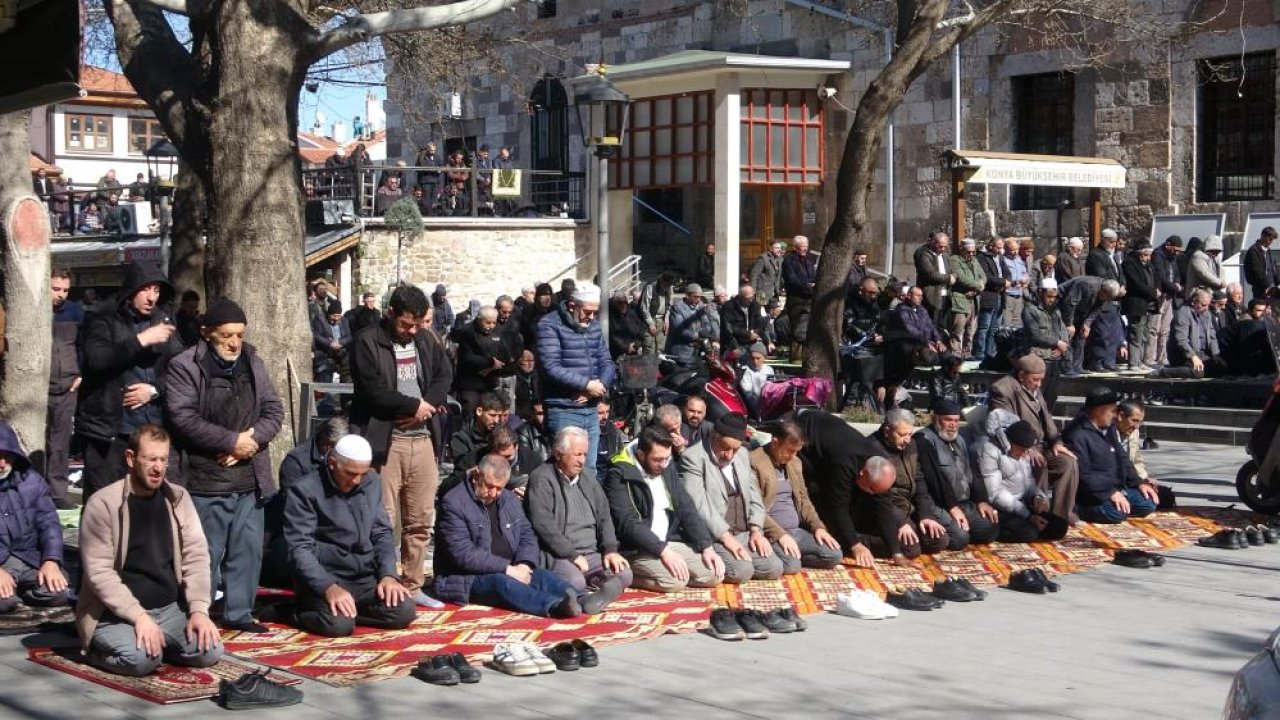 Konya’da Ramazan’ın İlk Cumasında Camiler Doldu Taştı!
