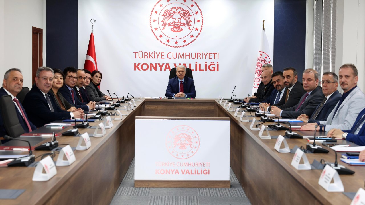 Konya’da aileye güçlü destek! Kritik toplantı Vali Akın başkanlığında yapıldı!