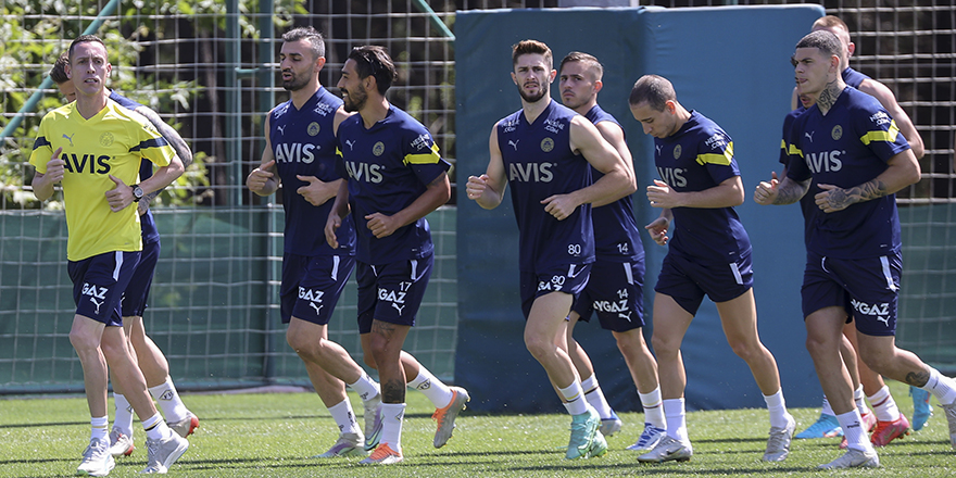 Fenerbahçe, yeni sezon hazırlıklarını sürdürdü