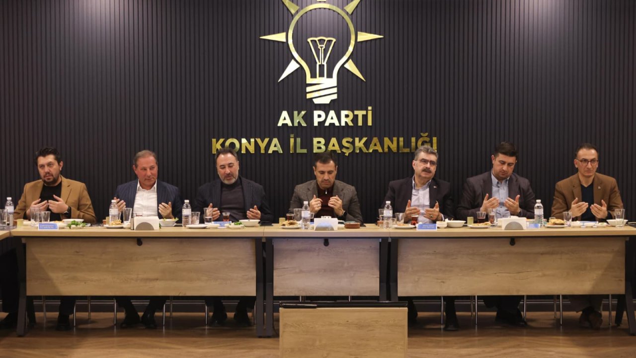 AK Parti Konya gönül sofraları kurmaya devam ediyor! İş dünyasıyla iftarda buluştular