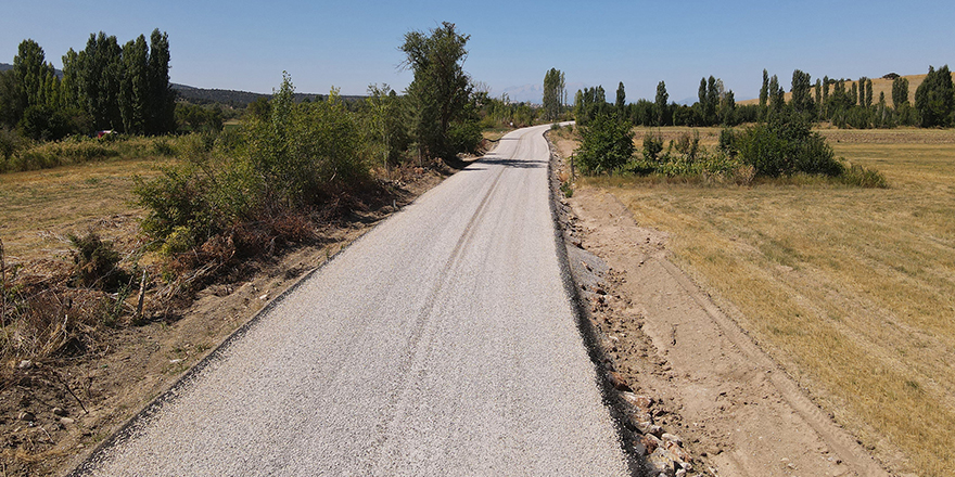 Konya Büyükşehir’den Beyşehir’e 20.7 KM Daha Mahalle Yolu