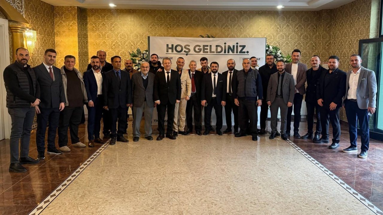 Konya Emlakçılar Odası'ndan büyük buluşma! 2  bin kişi birlikte orucunu açtı