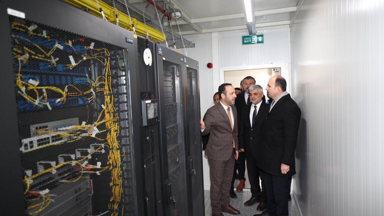 Başkan Altay KOSKİ’nin Mobil Veri Merkezini İnceledi! Kesintisiz hizmet vurgusu yaptı