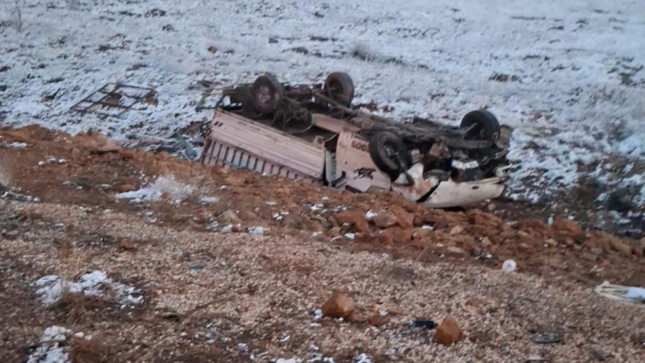 Beyşehir'de korkutan kaza: Kamyonet şarampole uçtu, 4 kişi yaralandı