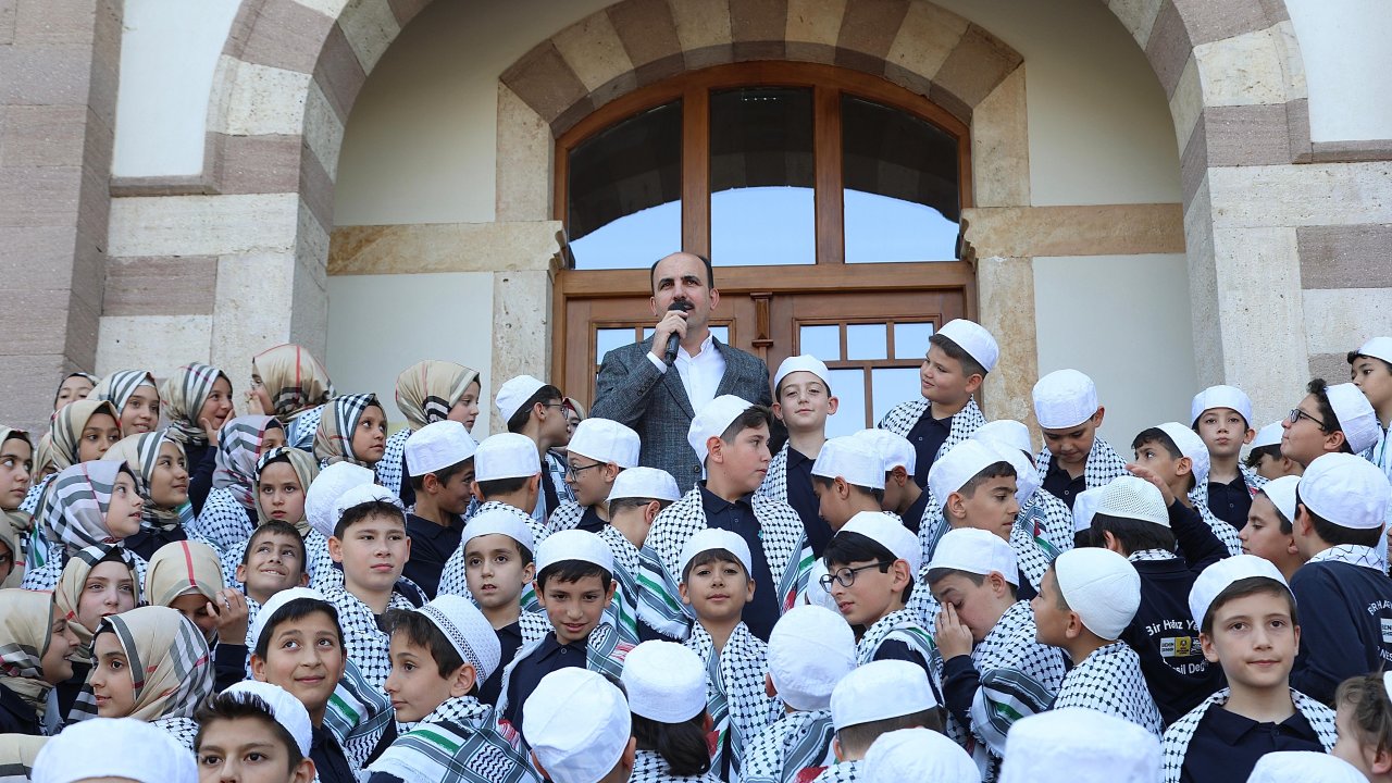 Başkan Altay’dan hafız adaylarına aylık 2 bin TL destek müjdesi!