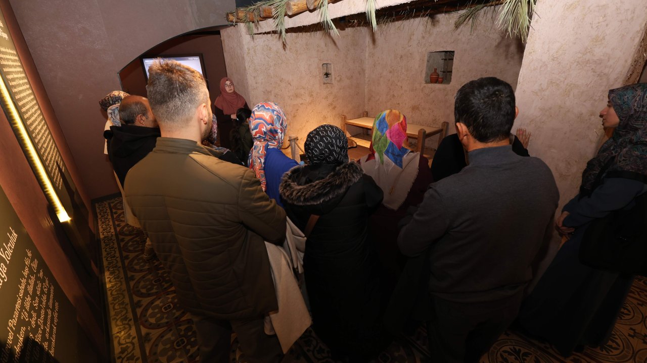 Konya Büyükşehir Belediyesi’nin Siyer Sergisi Ramazan’da rekor kırıyor! 51 bin ziyaretçi Taş Bina’ya akın etti!