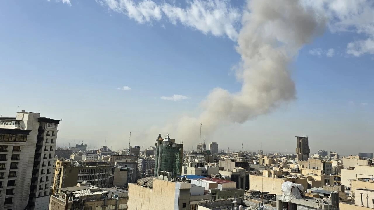 Orta Doğu’da savaş alarmı: İsrail ve ABD İran’ı vurdu, çok sayıda kentte patlama