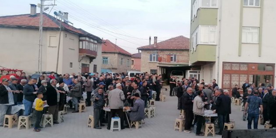 Konya'da çiftçiler yağmur duası yaptı