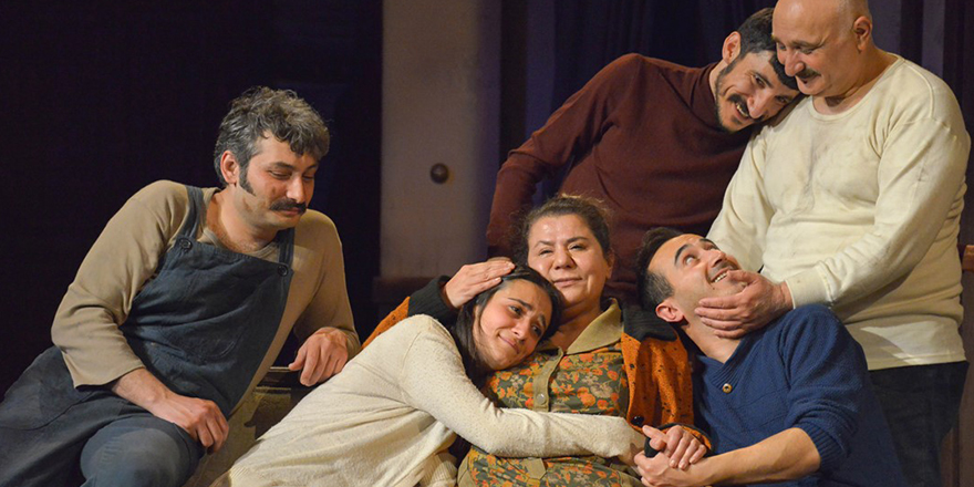 Devlet Tiyatroları 14 ilde 8 oyunla turneye çıkıyor