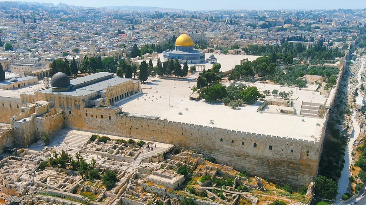 Mescid-i Aksa’da Cuma Namazına yasak! İsrail’den gerilimi tırmandıran karar