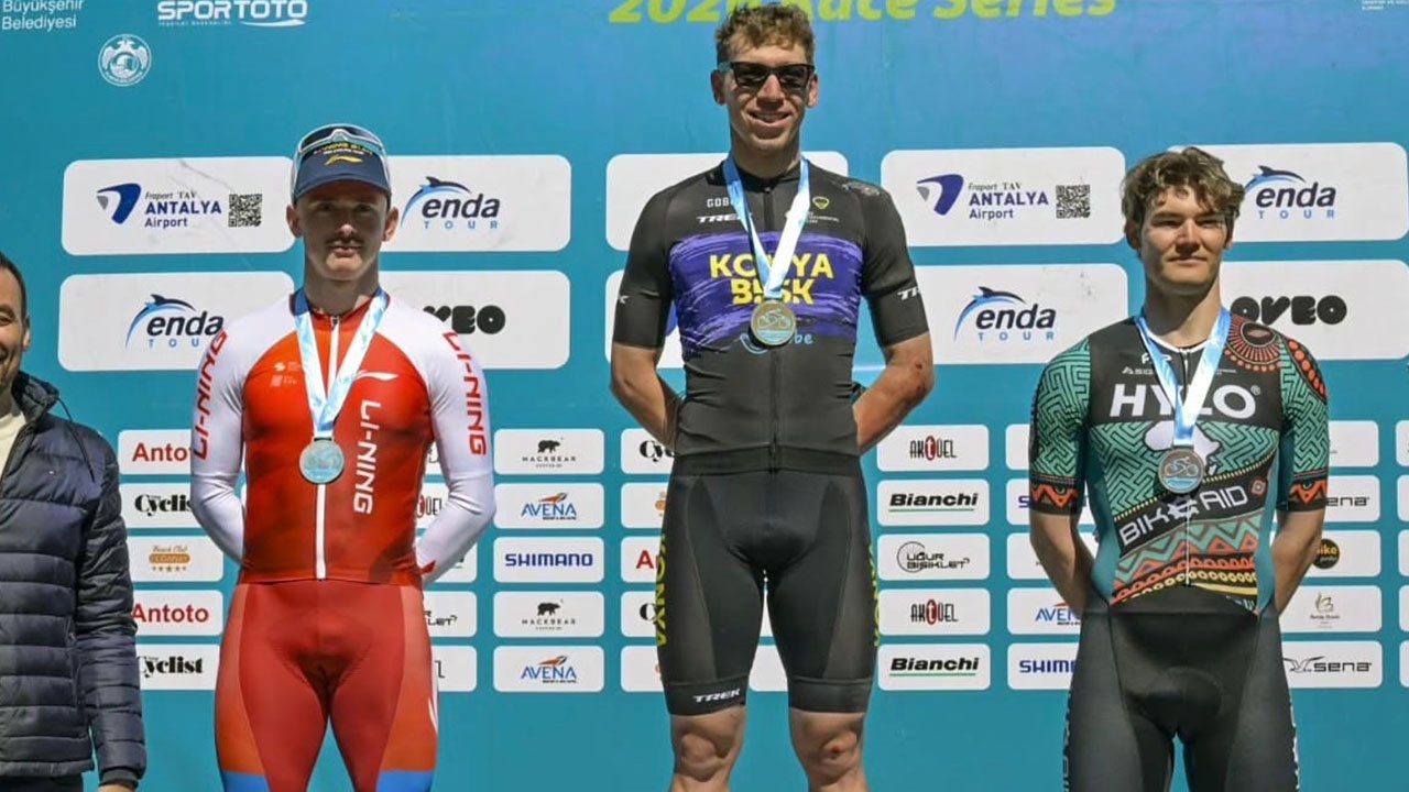 Konya Büyükşehir Belediyesporlu Mustafa Tarakçı’dan çifte şampiyonluk!