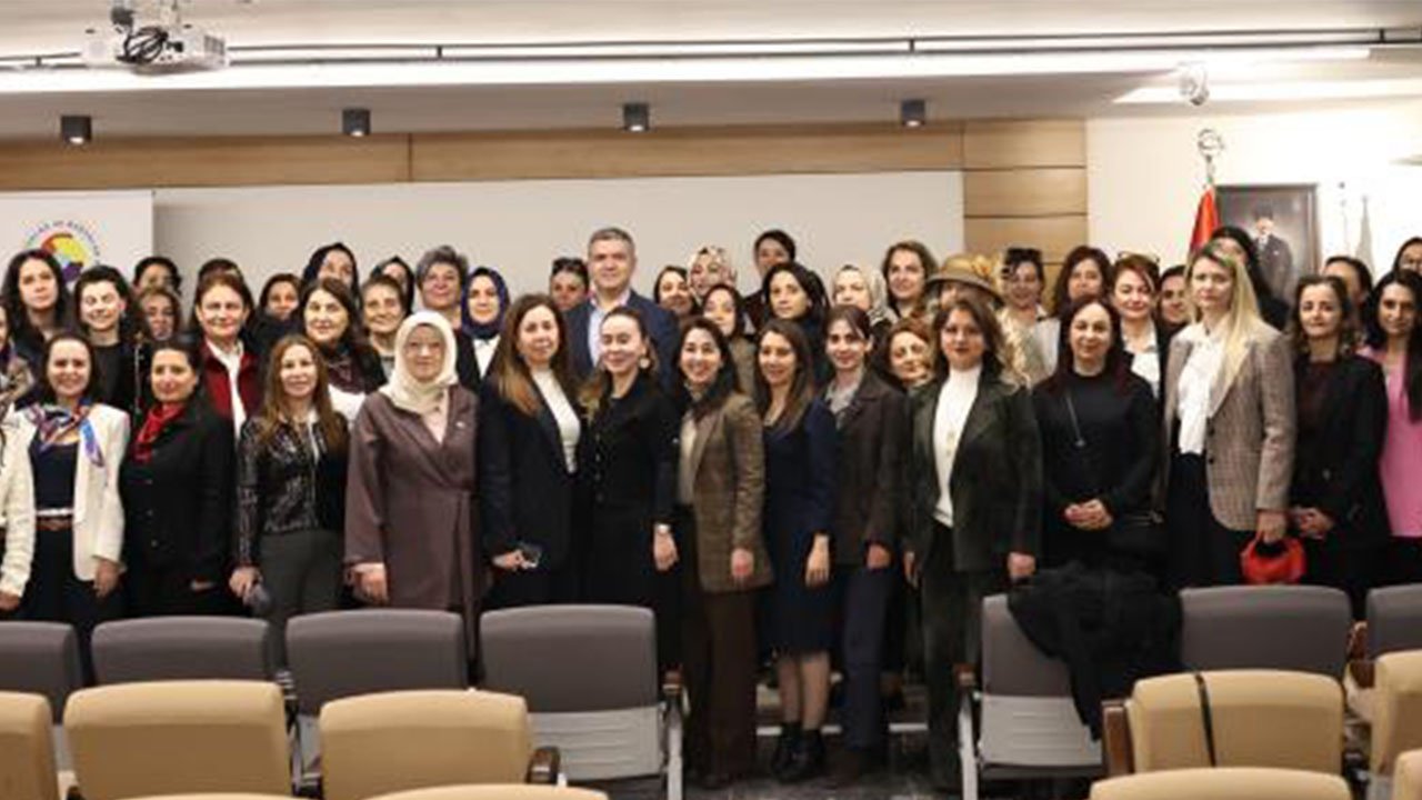 Konya’da kadın girişimciler buluştu! KSO’da “Üreten Kadın, Güçlenen Gelecek” söyleşisi!