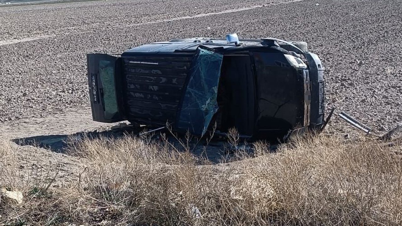 Konya’da korkutan kaza: Karapınar yolunda kamyonet devrildi, 4 yaralı