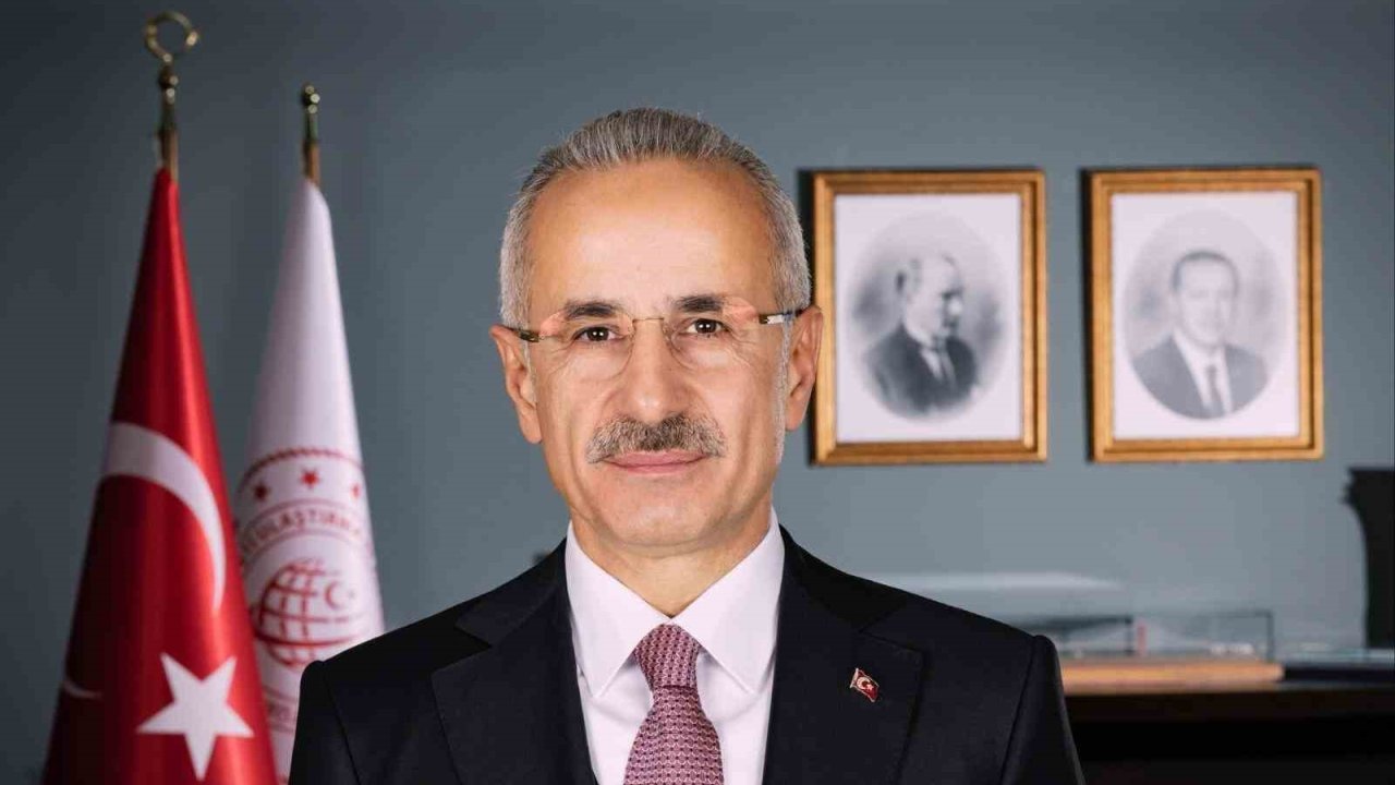 Bakan Uraloğlu: "Hürmüz Boğazı'nda 15 tane Türk sahipli gemi var"