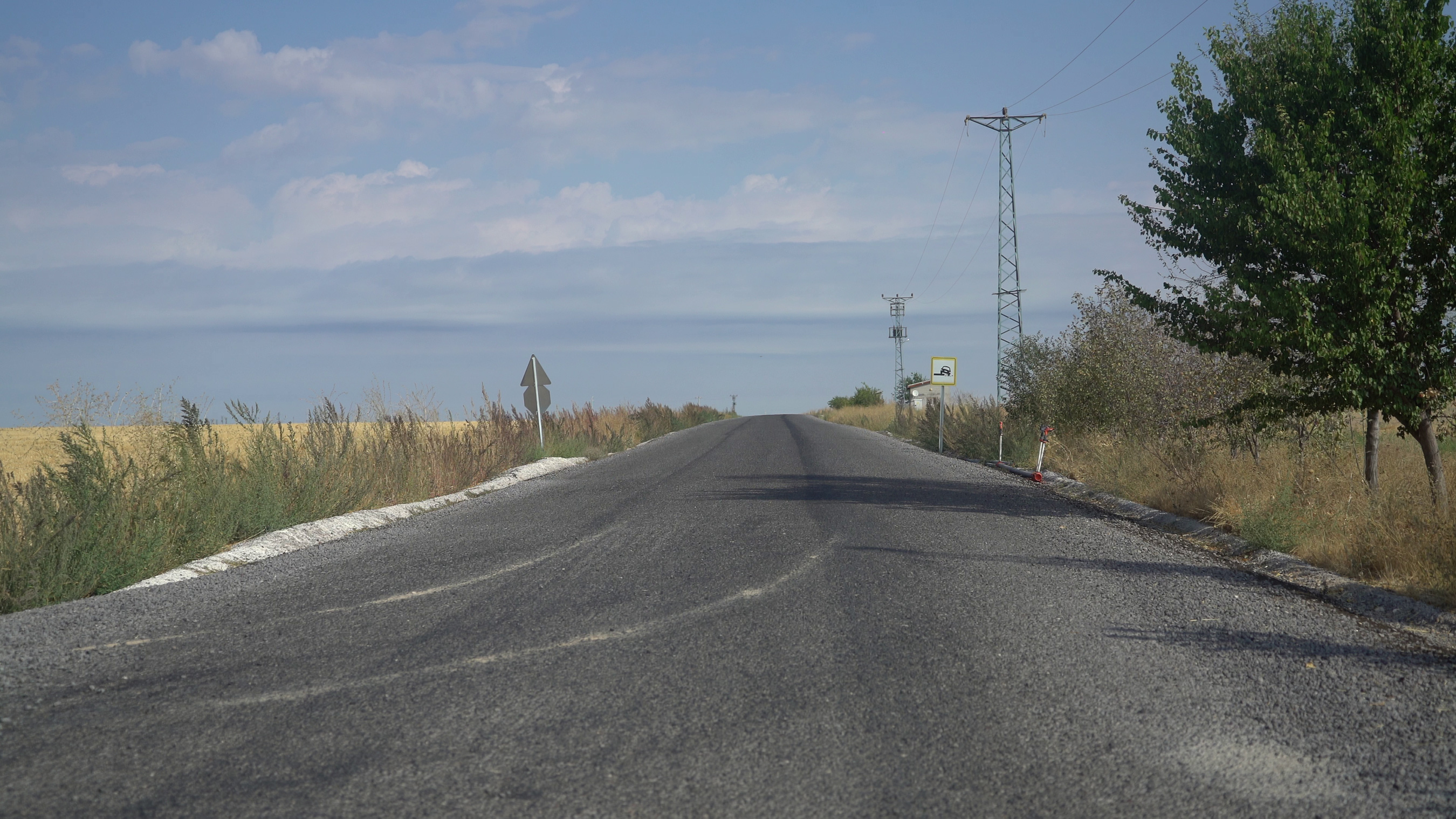 Büyükşehir, Karapınar Mahalle Yollarında  Standardı Yükseltiyor  Bu Yıl 29 Kilometre Yol Yapıldı