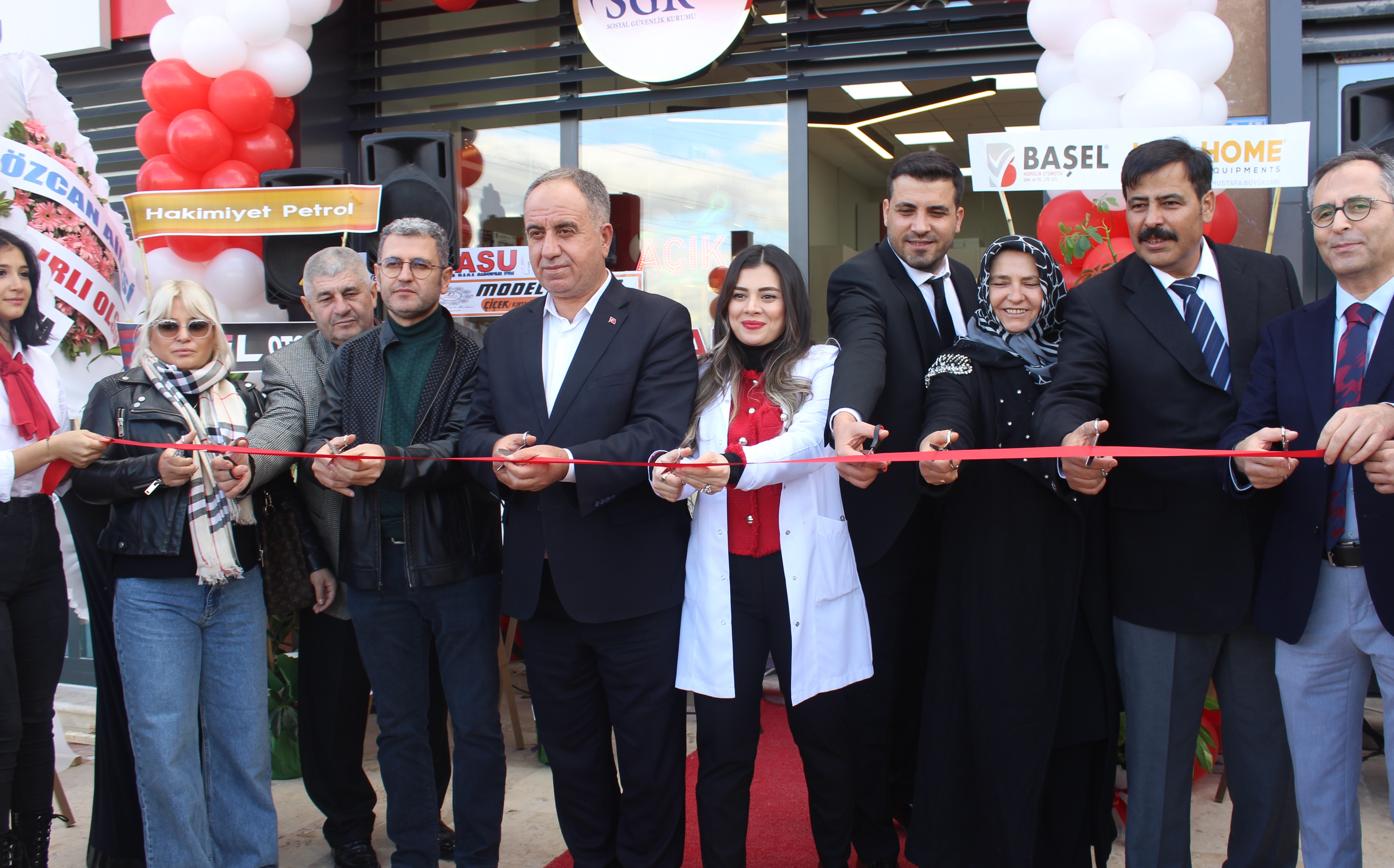 Melis Yalçın Eczanesi  dualarla açıldı