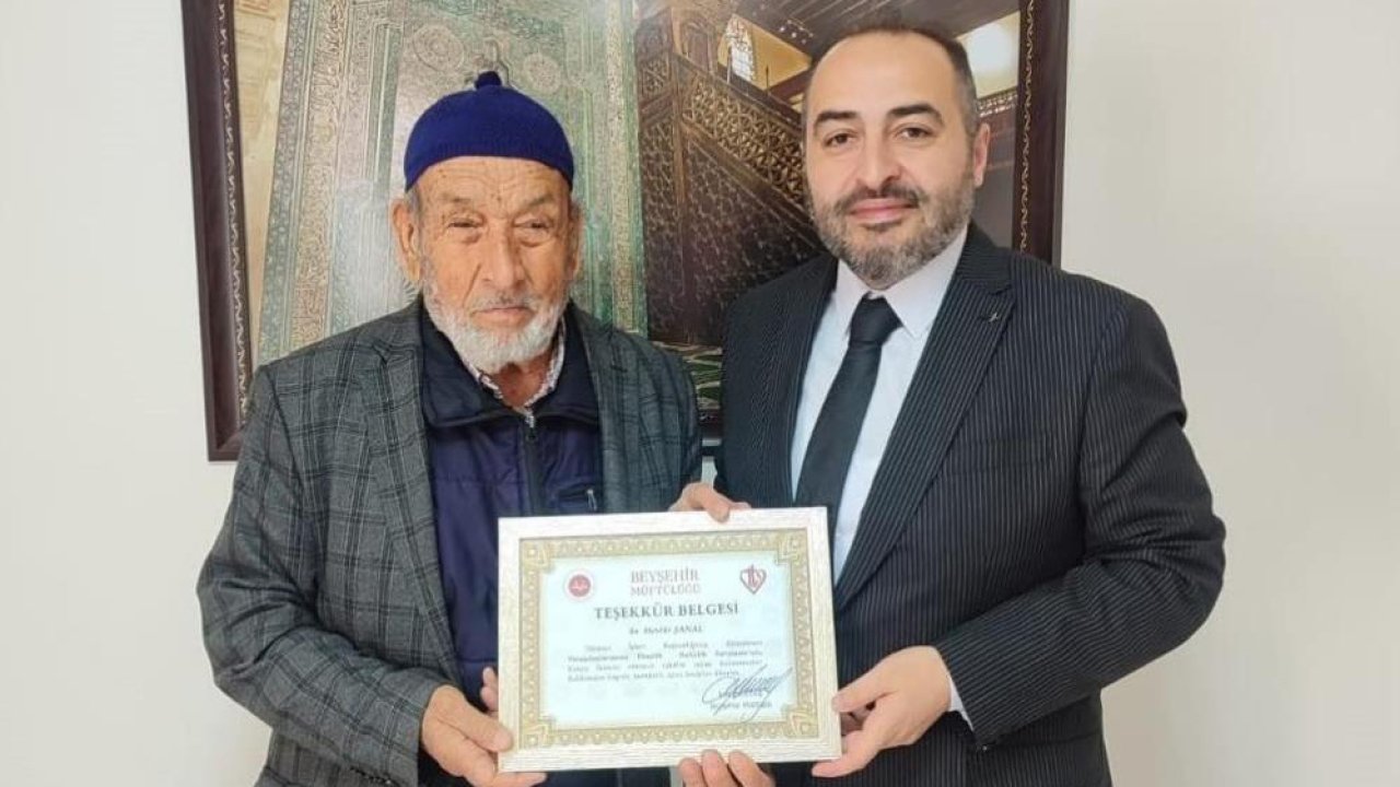 Konya’daki hafızlık yarışmasına 84 yaşındaki isim damga vurdu