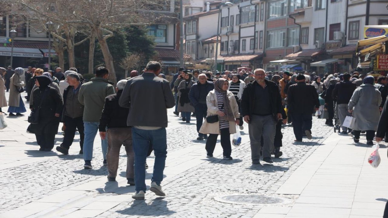 Bayram öncesi Bedesten’de yoğunluk: Konya’da Alışveriş Telaşı Başladı