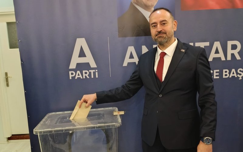 Anahtar Parti Akşehir'de Serdar Aytaç Güven Tazeledi