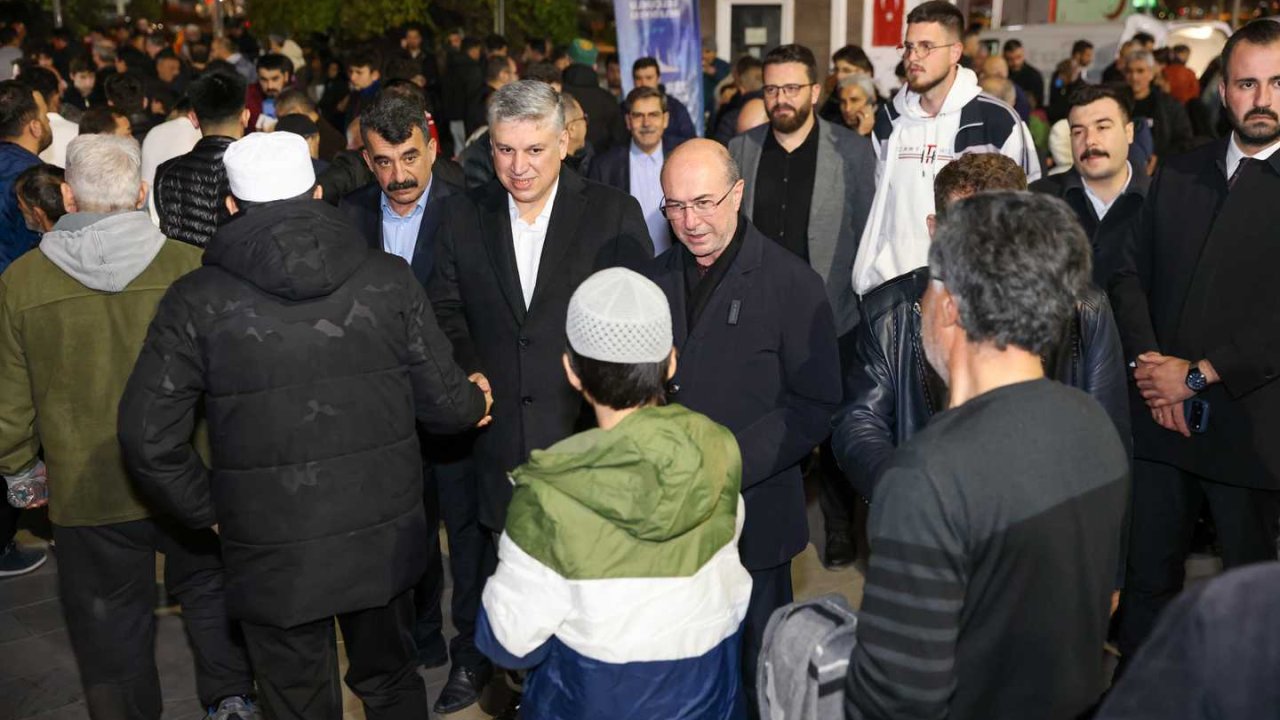 Başkan Pekyatırmacı Kadir Gecesi’nde vatandaşlarla buluştu!