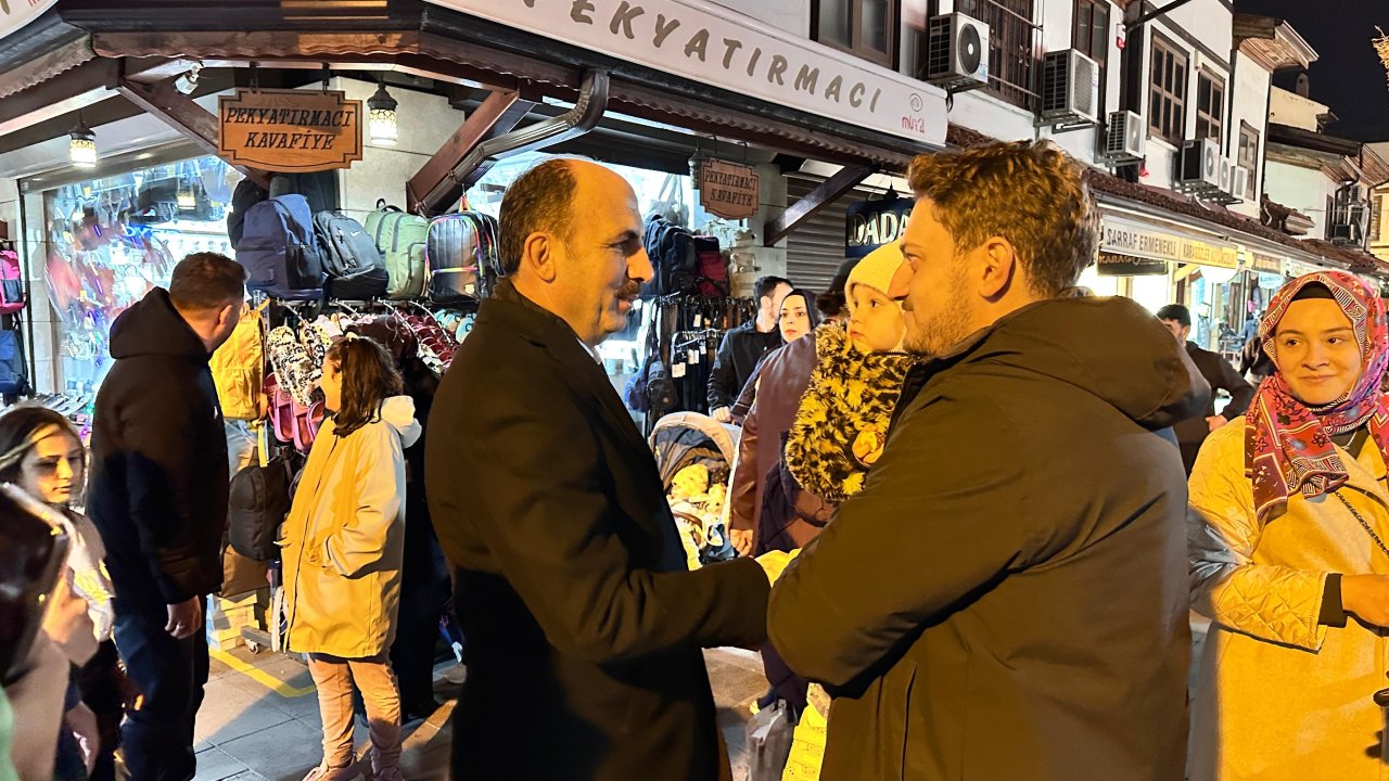 Konya’da bayram coşkusu: Başkan Altay’dan gece yarısı esnaf ziyareti!