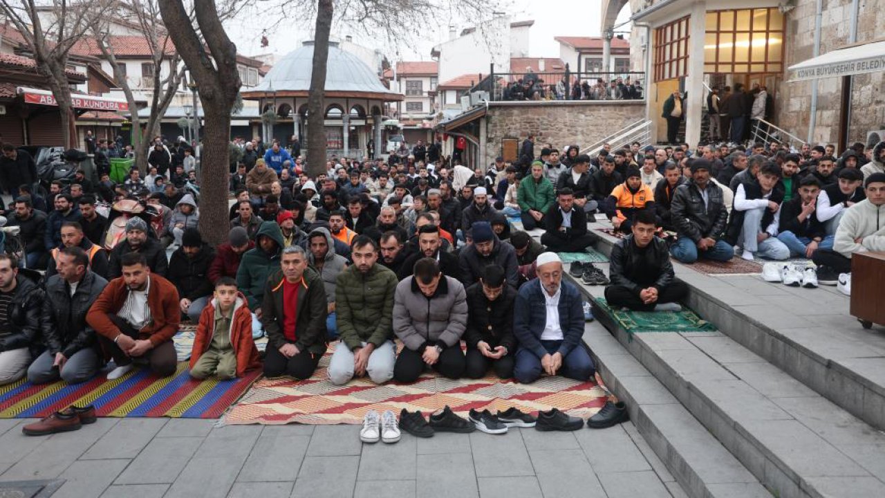 Konya’da bayram sabahı: Camiler taştı, erken saatlerde yer bulmak zorlaştı!