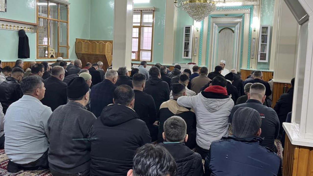 Karapınar’da Bayram Namazında camiler doldu