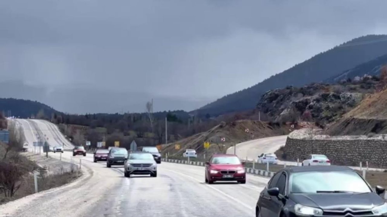 Bayram dönüşü kilitlendi! Konya-Antalya Yolunda yoğunluk zirve yaptı!