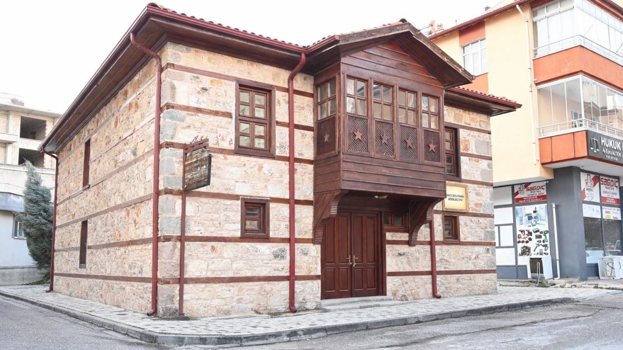 Seydişehir'de Emekliler Lokali yeni yerinde hizmete başladı