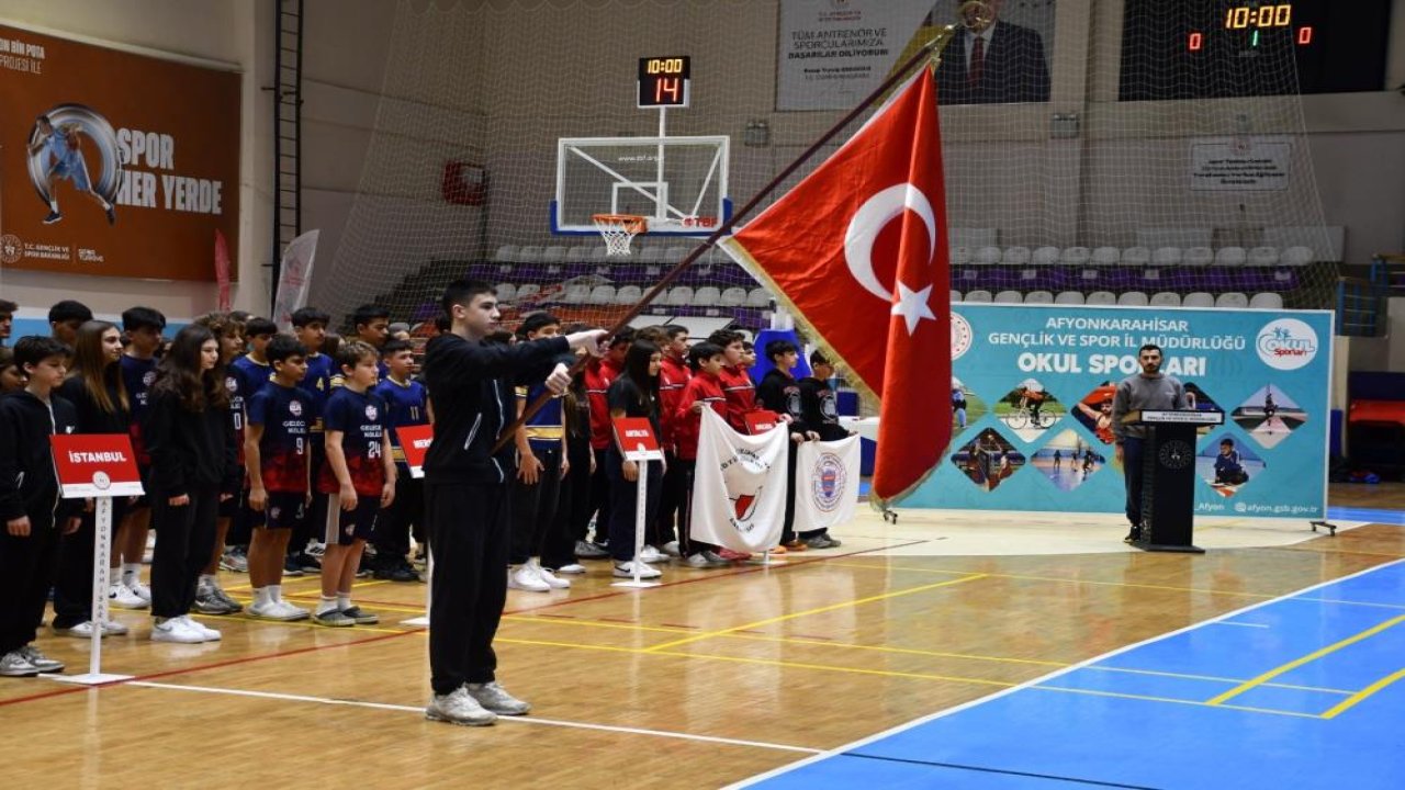 Yıldızlar basketbol yarı final heyecanı başladı! Konya'nın da olduğu 15 ilin takımları sahada!