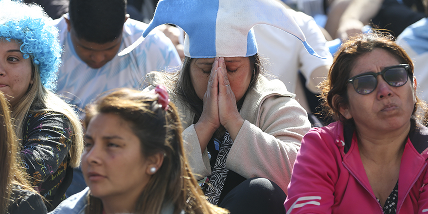 Milli takımlarının Dünya Kupası'ndaki ilk maçında yenilmesi Arjantinlileri üzdü
