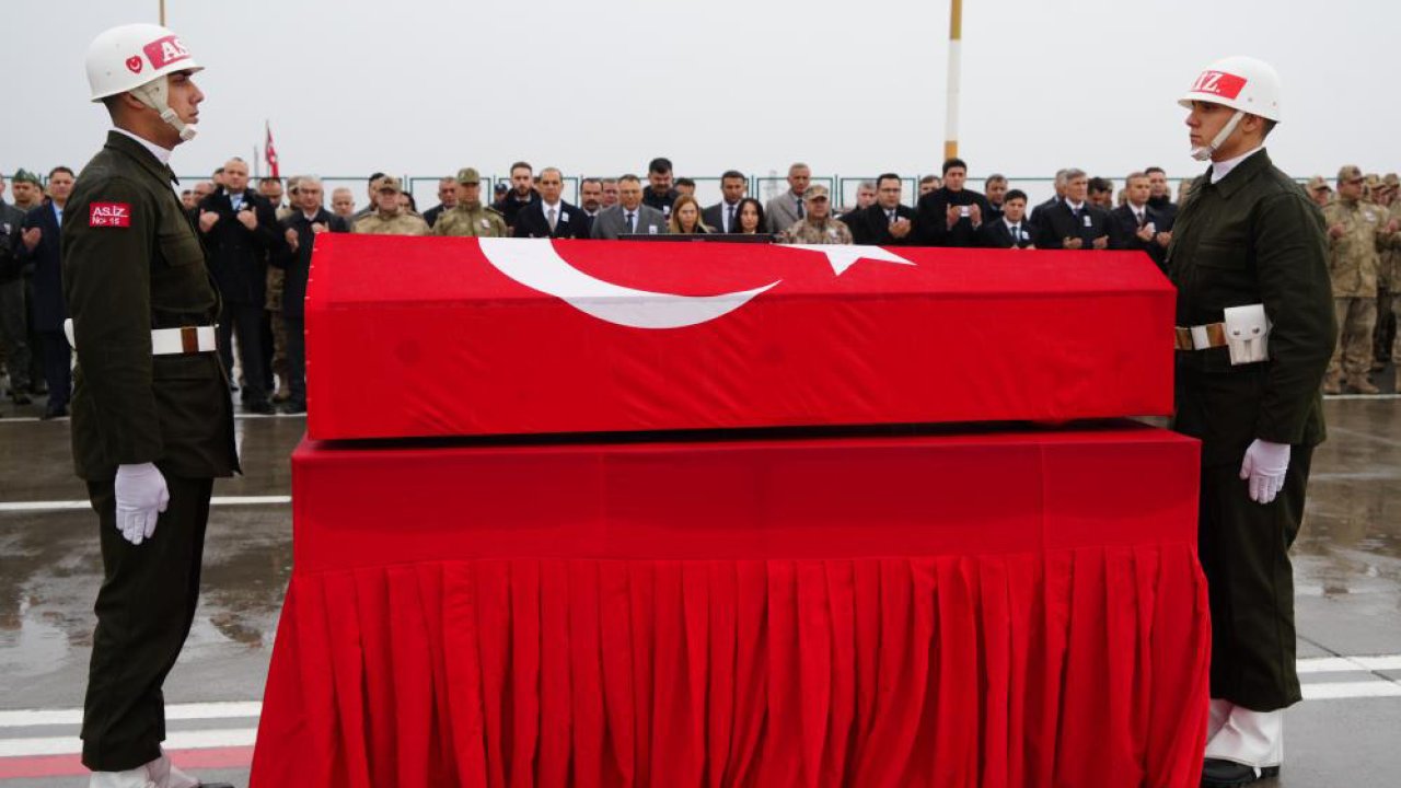 Şehit Uzman Çavuş Selman Akarsel'in naaşı Konya'ya uğurlandı