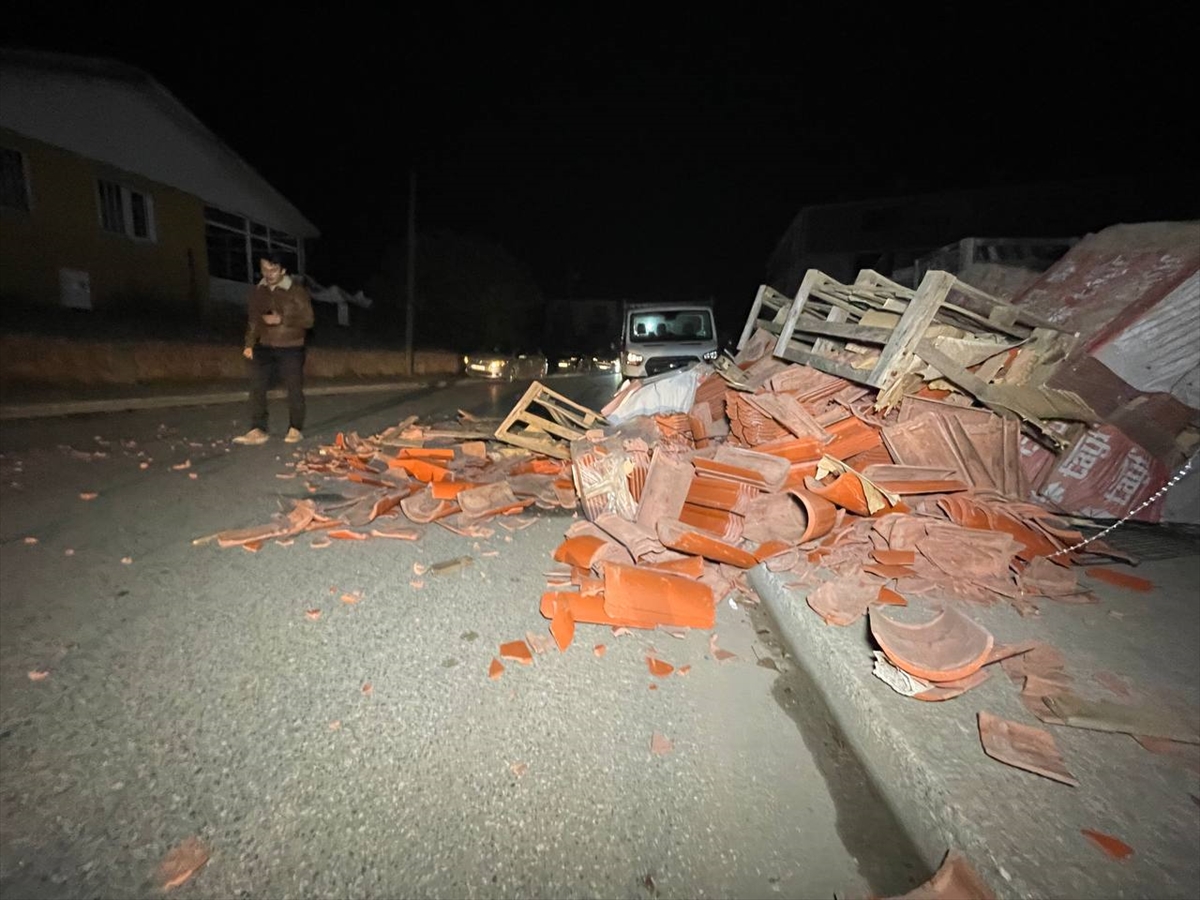 Düzce 5.9 ile Korkuttu, Deprem Yakın İllerde de Hissedildi