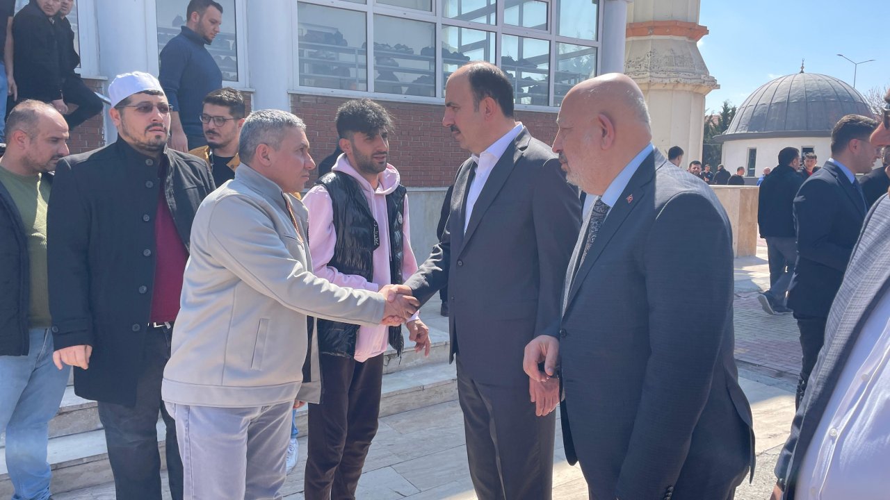 Başkan Altay’dan sanayi esnafına sürpriz buluşma! Cuma çıkışı vatandaşlarla birebir görüştü!