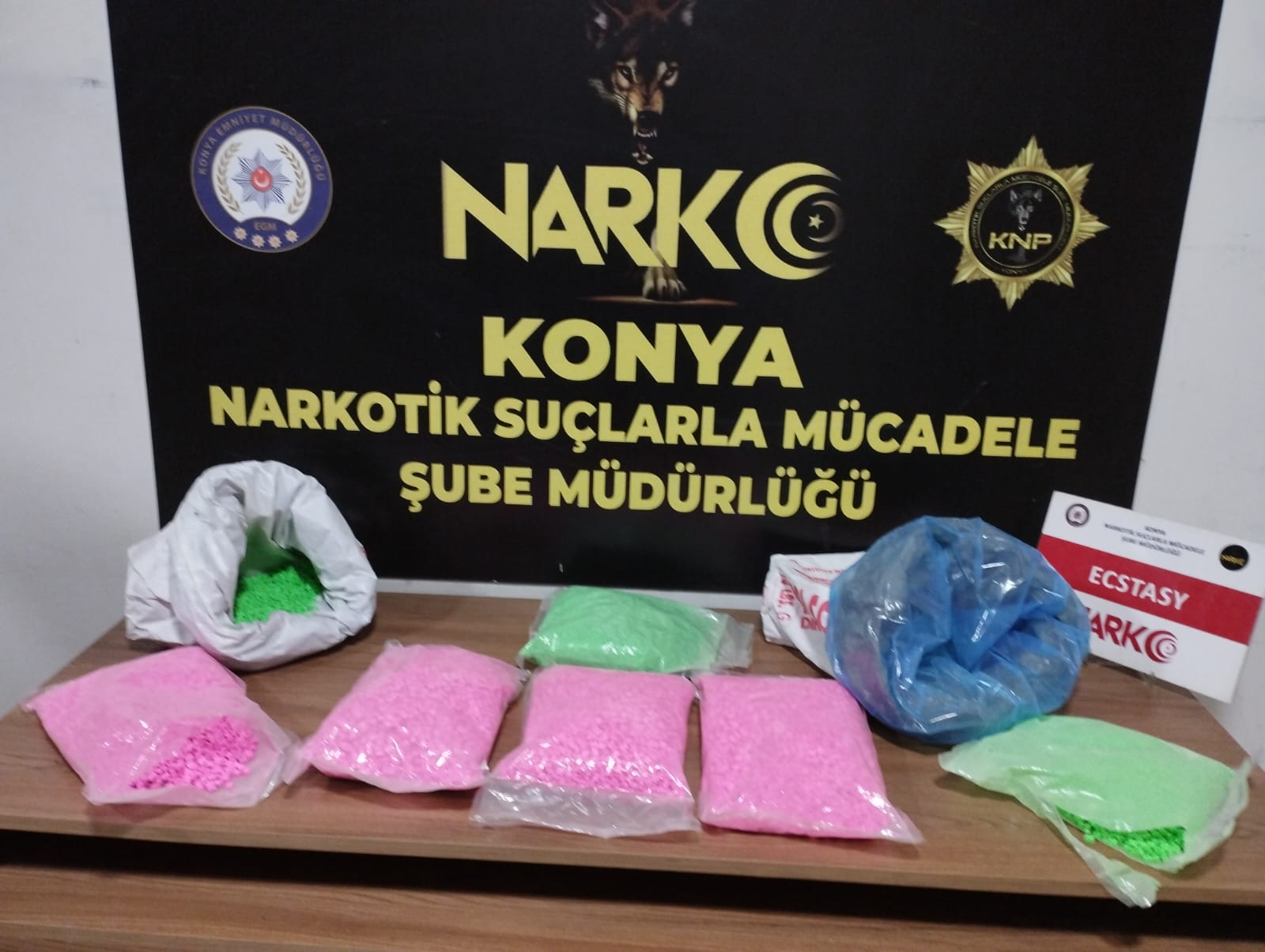 Konya'da Zehir Tacirleri Ve Sokak Satıcılarına Büyük Darbe!13 Tutuklama