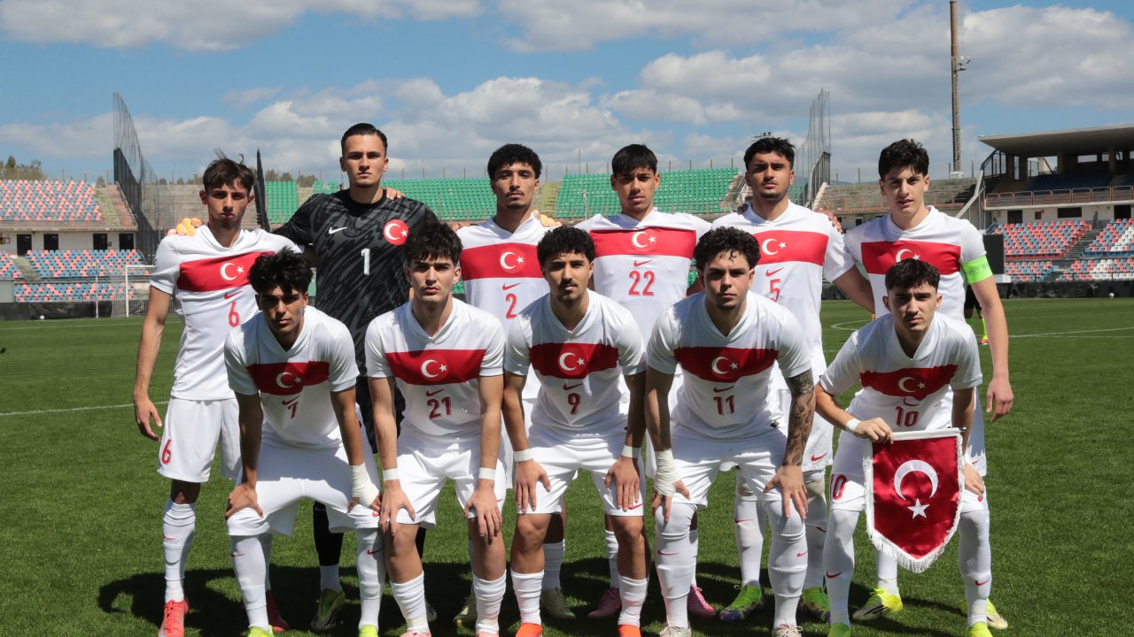 Konyaspor'un genç filebekçisi kalesini gole kapattı: U19 Milliler gruba galibiyetle başladı