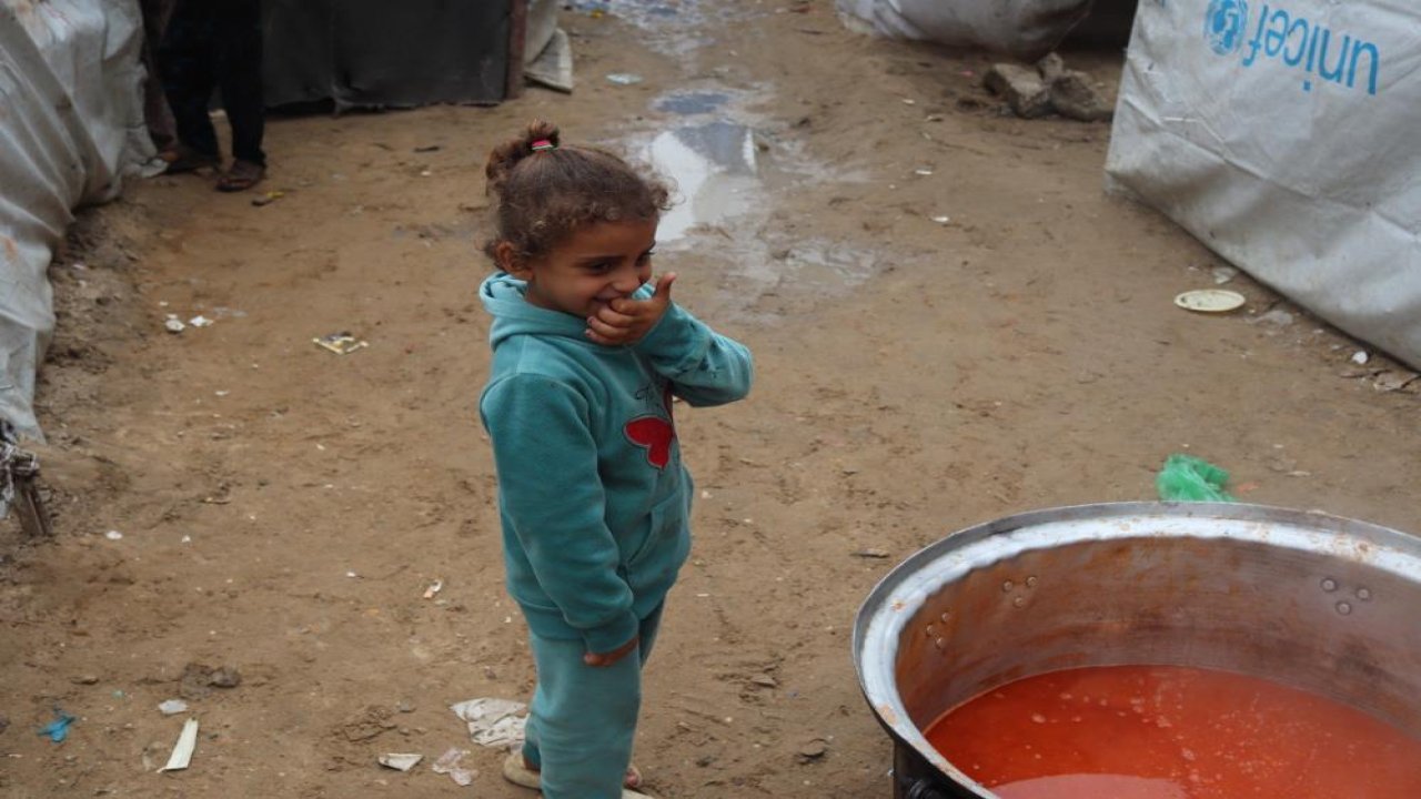 Gazze’de ateşkes var ama açlık bitmedi: Çocuklar yaşam savaşı veriyor