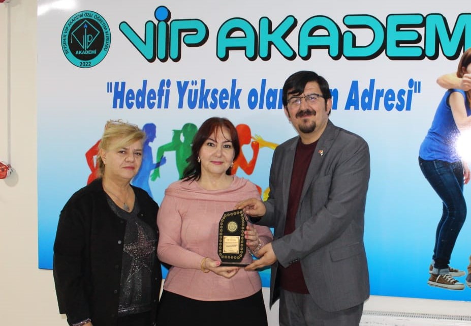 Gönül Gözü Derneği Yılın Öğretmenini Seçti