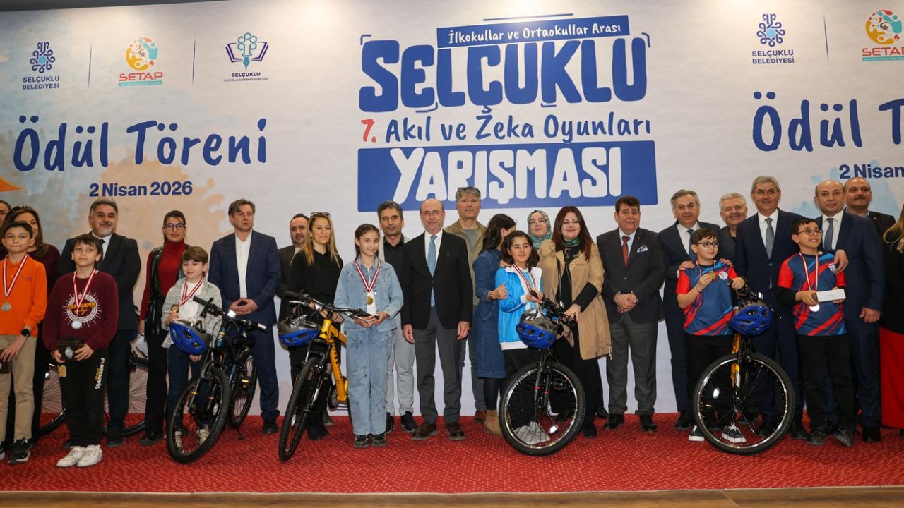 Konya Selçuklu’da zekâ yarışı nefes kesti! Şampiyonlar ödüllerini aldı!