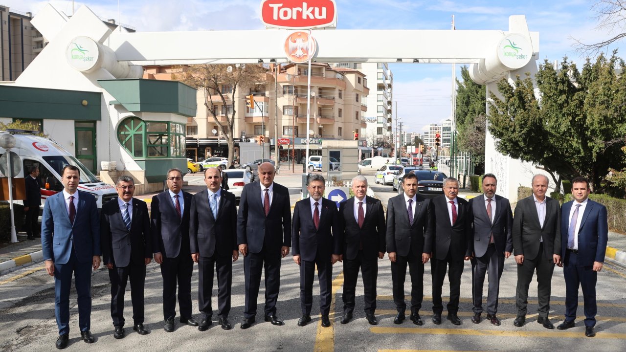 Bakan Yumaklı, Konya Şeker Fabrikası'nı ziyaret etti