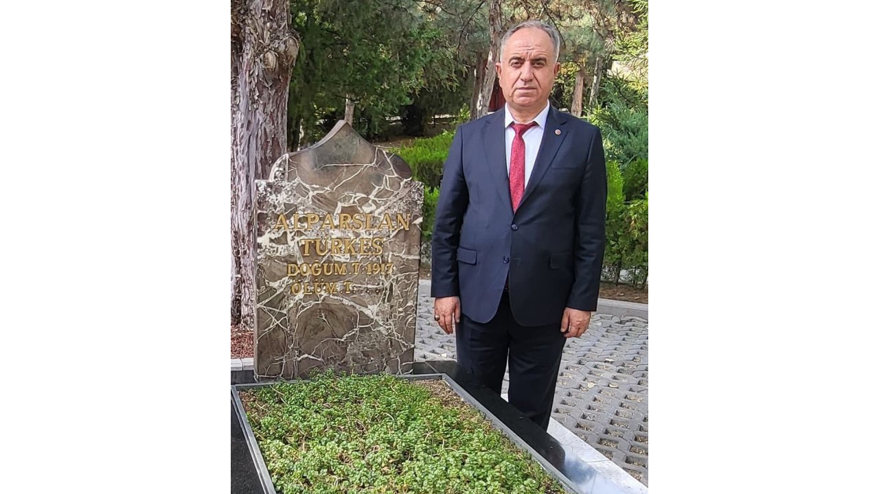 Başkan Kararslan'dan Merhum Türkeş'e vefat yıldönümünde anlamlı mesaj