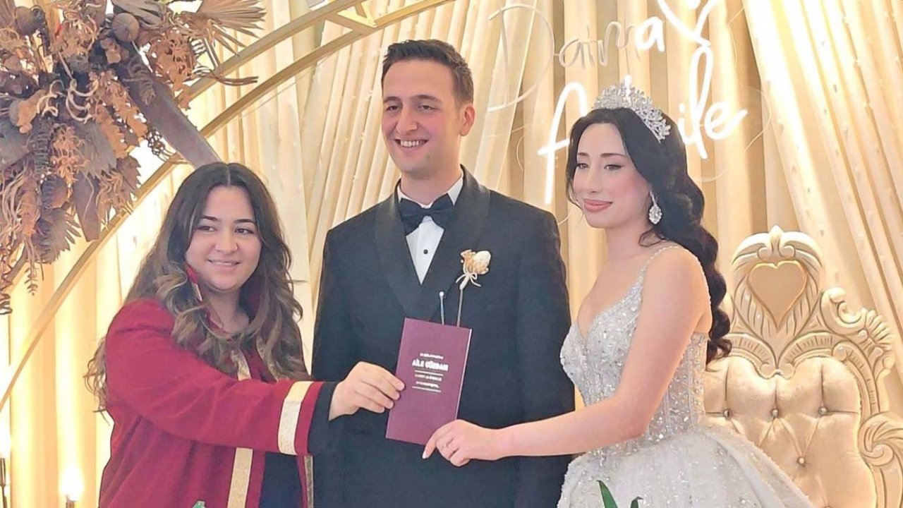 Berke ile Esra'ya ömür boyu mutluluklar