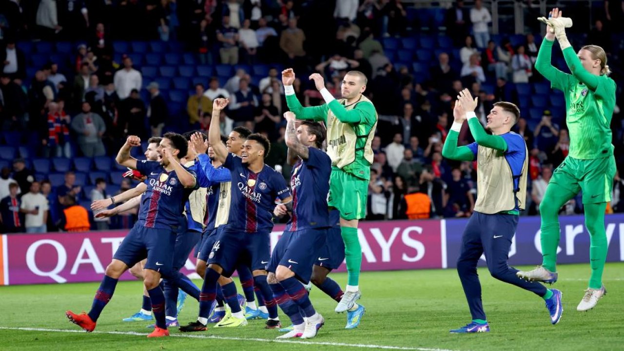 İki dev ekibin karşılaşması: Ev sahibi PSG iki golle kazandı