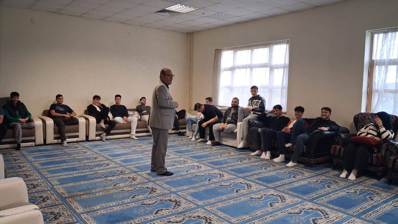 Konyalı Öğretmen Lütfi Şahin’den Cihanbeyli’de anlamlı konferans!