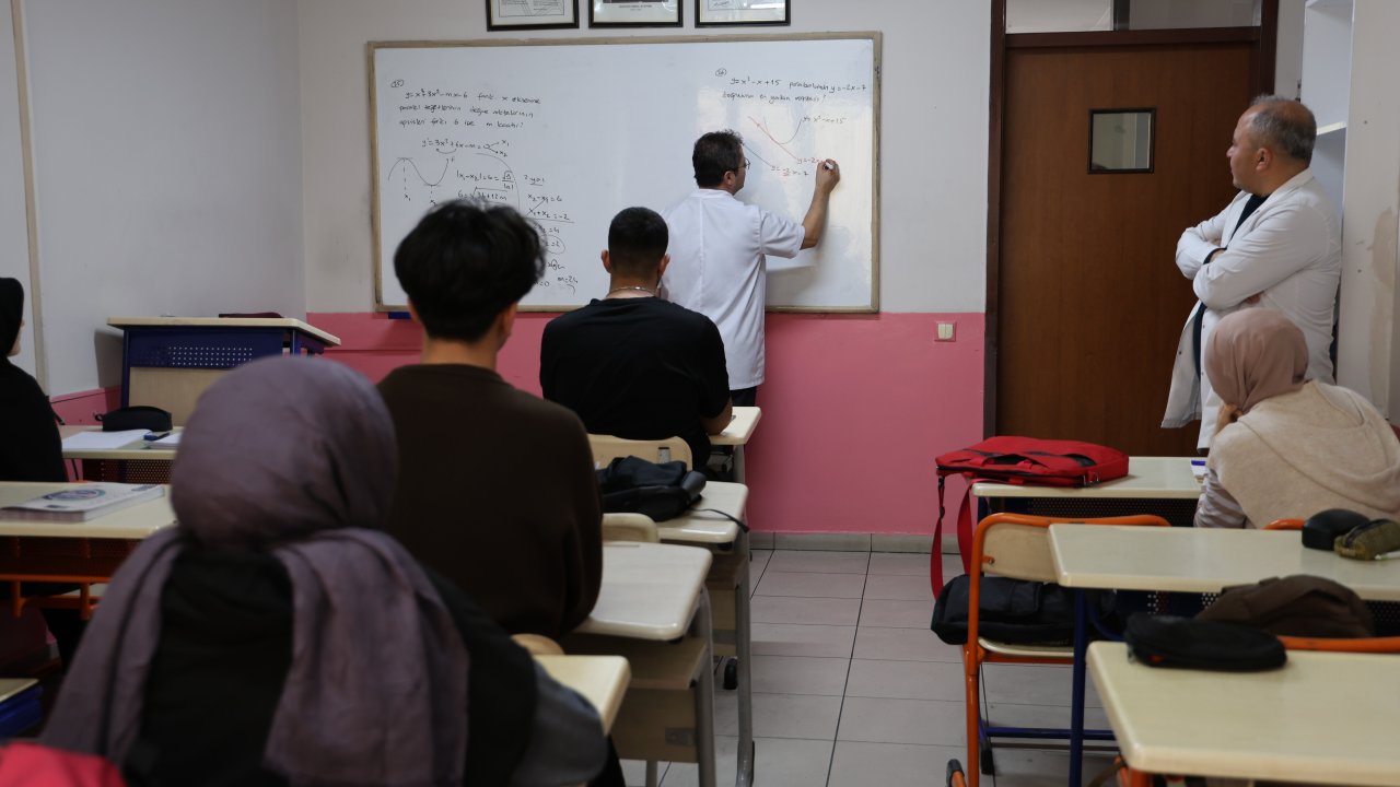 Sınav kaygısı alarmı! Uzmanlardan kritik uyarı: “Doğru Kaygı Başarıyı Katlıyor”