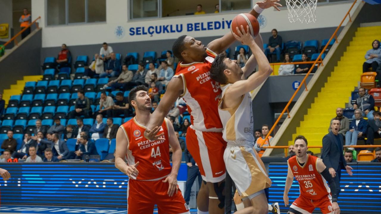 Son saniye mucizesi! Konya Büyükşehir Belediyespor Play-Off biletini kaptı!