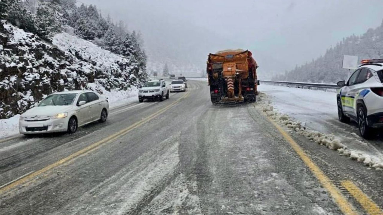 Kritik güzergâhta kar alarmı: Antalya-Konya yolunda hava bir anda değişti!