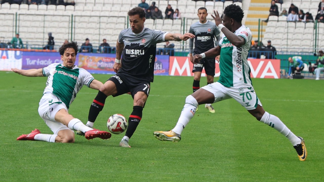 Konyaspor’dan taraftara şov! Karagümrük’e 3 gollü net galibiyet!
